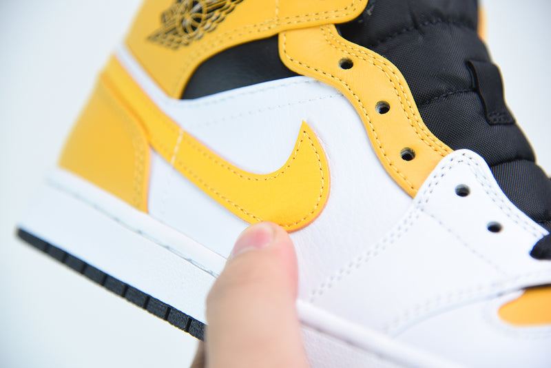 Air Jordan 1 Mid - University Gold