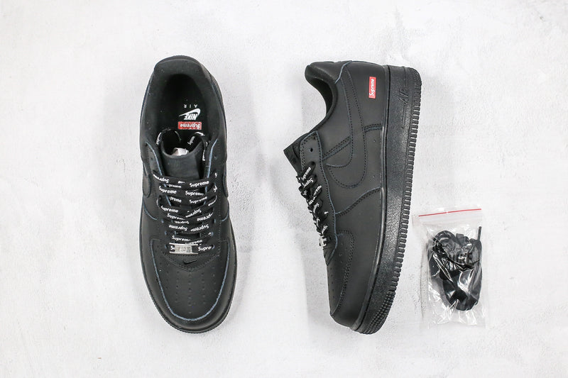 Air Force 1 Low x Supreme Black