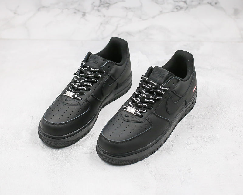 Air Force 1 Low x Supreme Black