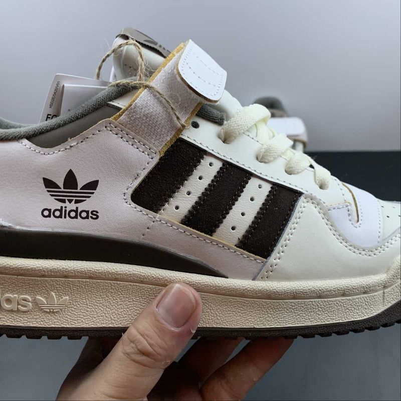 Forum 84 - Off White Brown