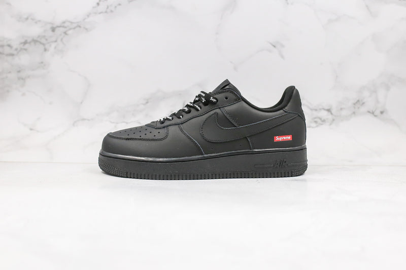 Air Force 1 Low x Supreme Black