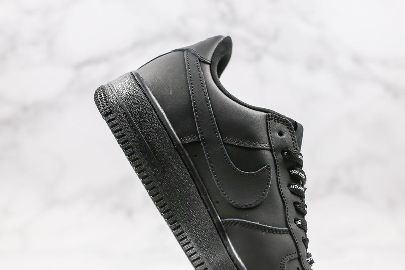 Air Force 1 Low x Supreme Black