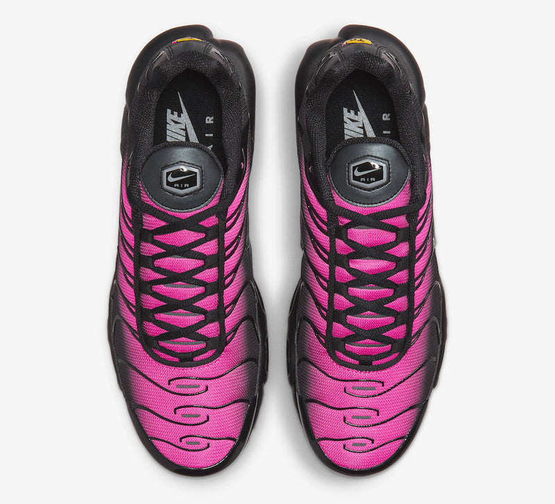 Nike air max plus black deals blue pink