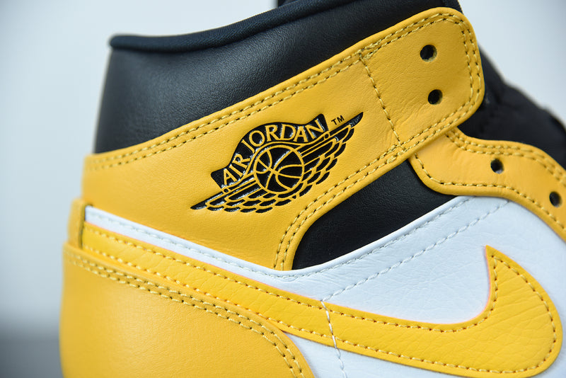 Air Jordan 1 Mid - University Gold