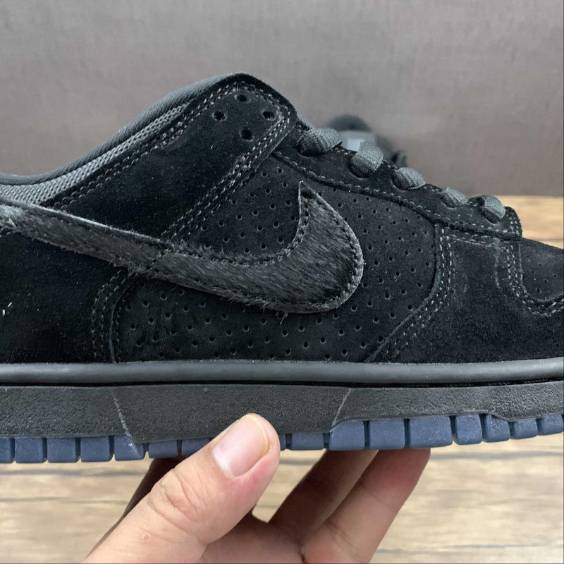 Dunk Low - SP Undefeated 5 On It Black