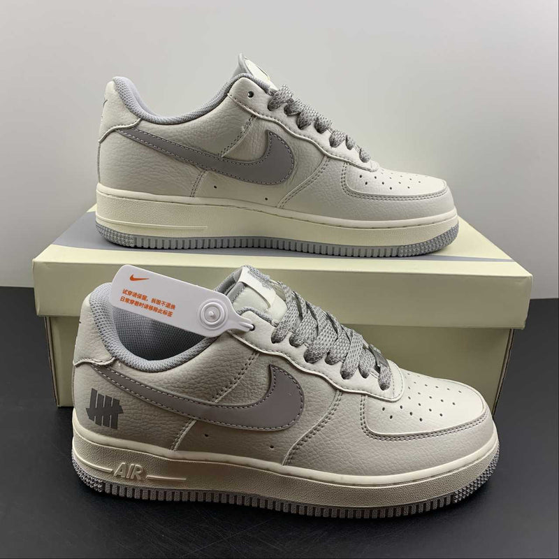 Air Force 1 - Beige/Bright Silver