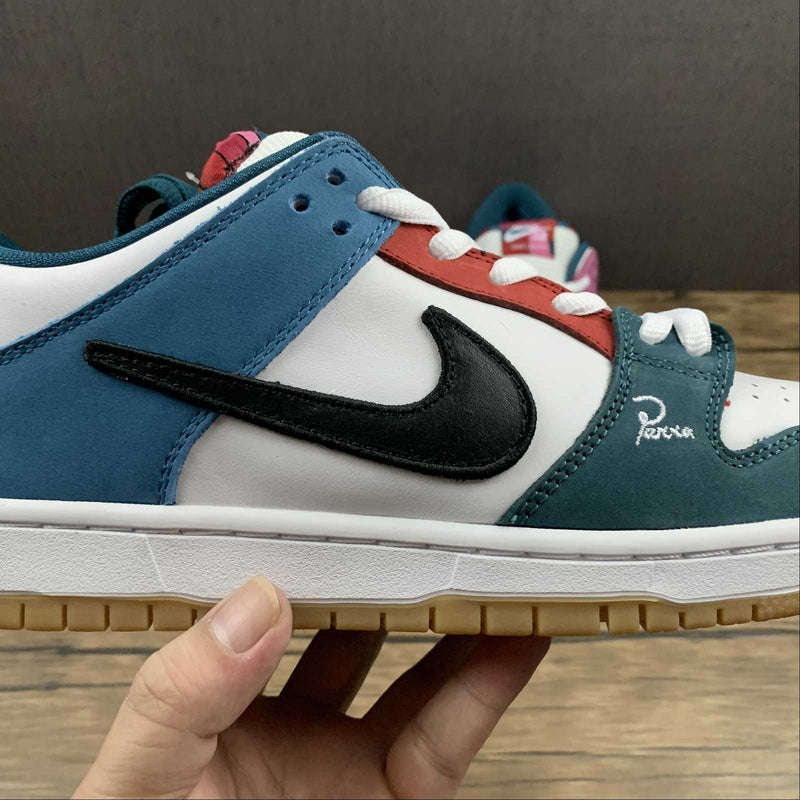 Dunk Low - Parra (Friends & Family)