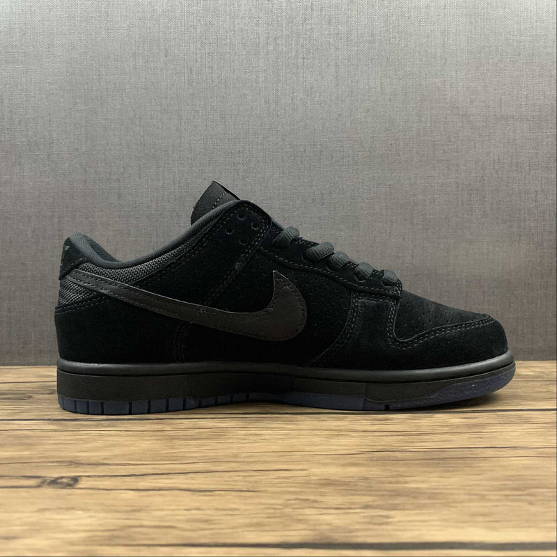 Dunk Low - SP Undefeated 5 On It Black