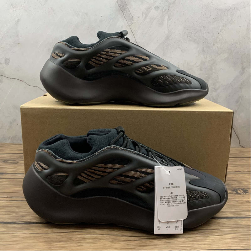 Yeezy Boost 700 - Brown