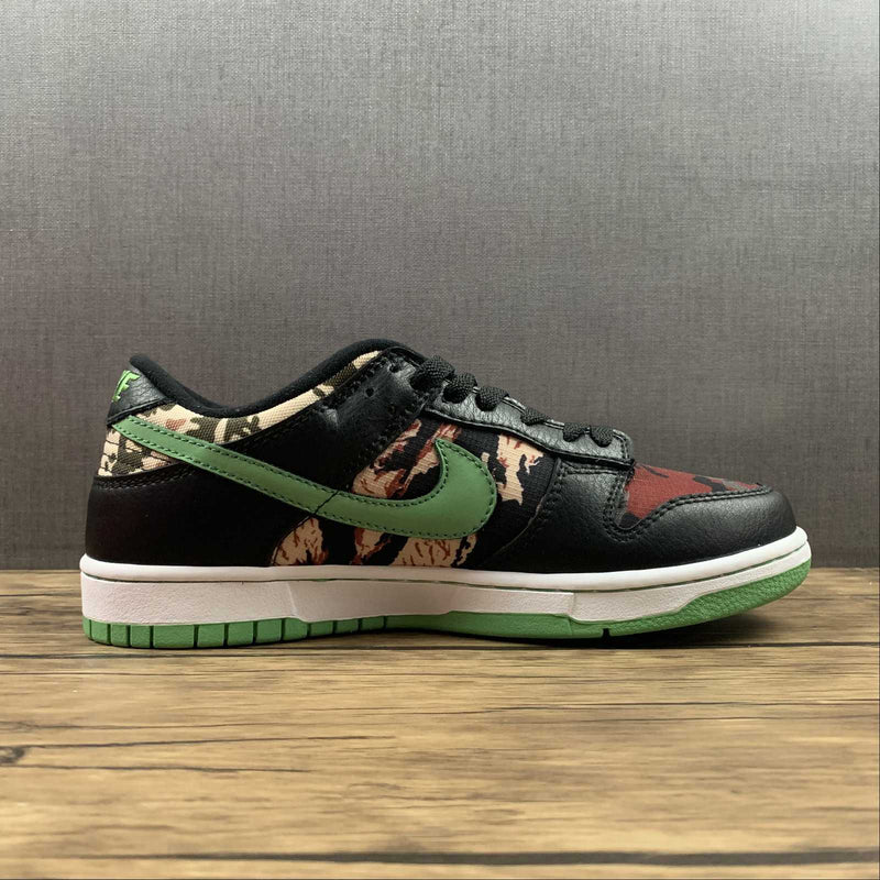 Dunk Low - Crazy Camo