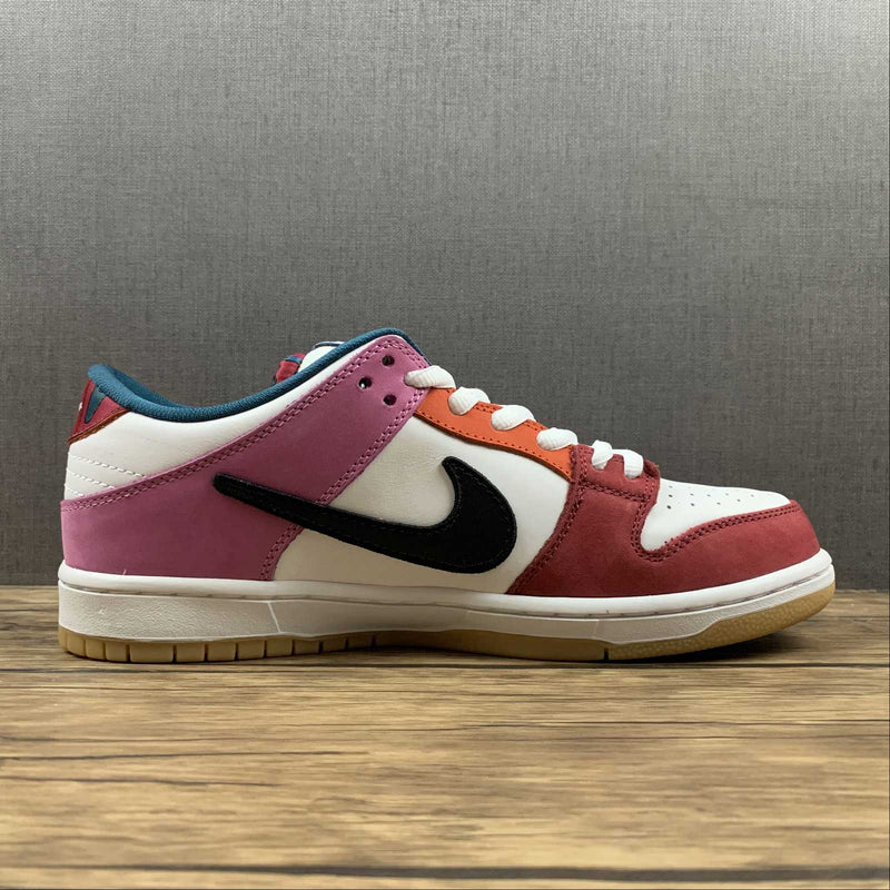 Dunk Low - Parra (Friends & Family)