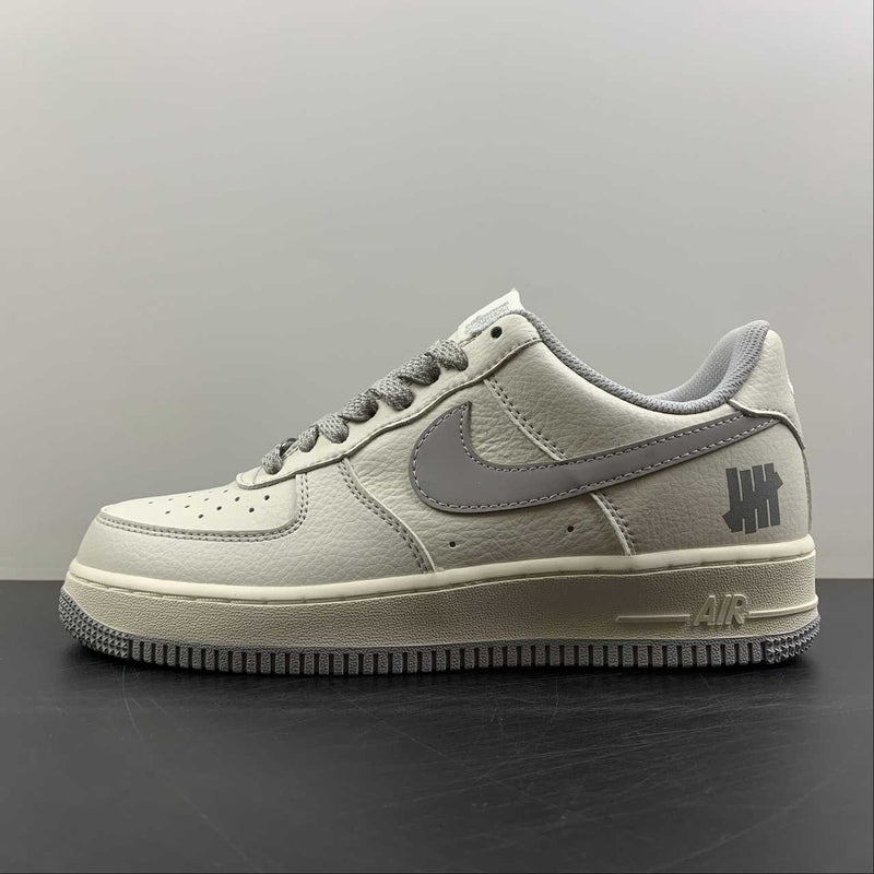 Air Force 1 - Beige/Bright Silver