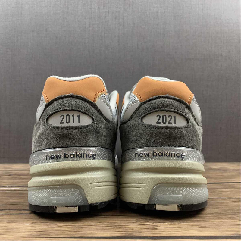 New Balance 992 - Grey Orange