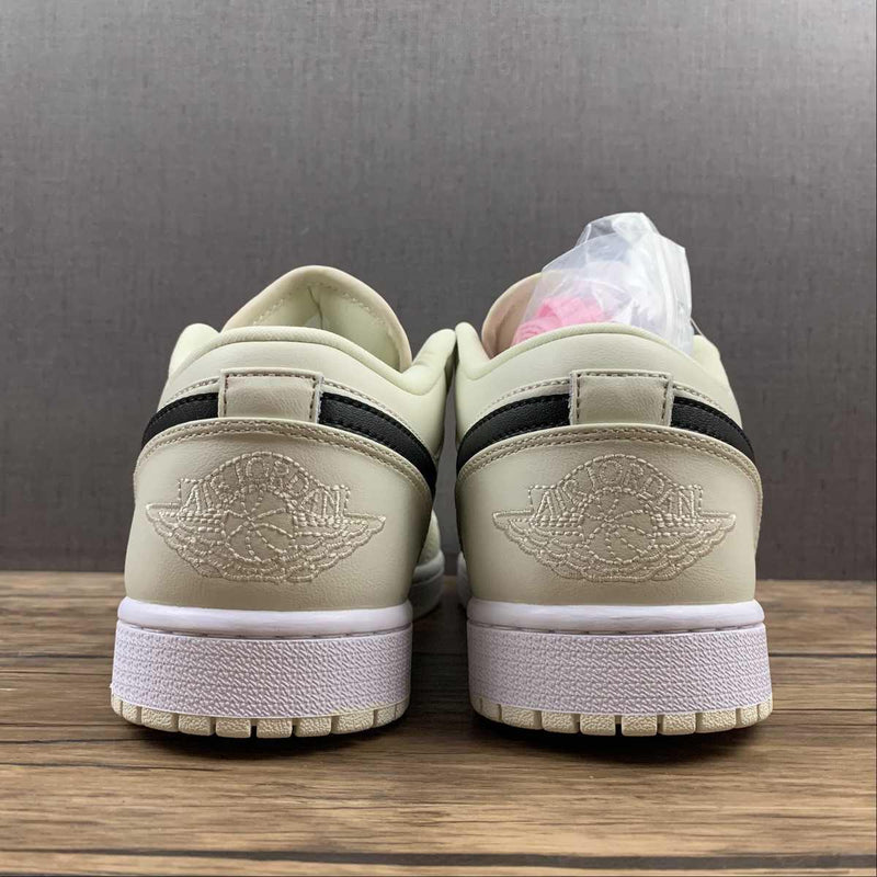 Air Jordan 1 - Coconut Milk