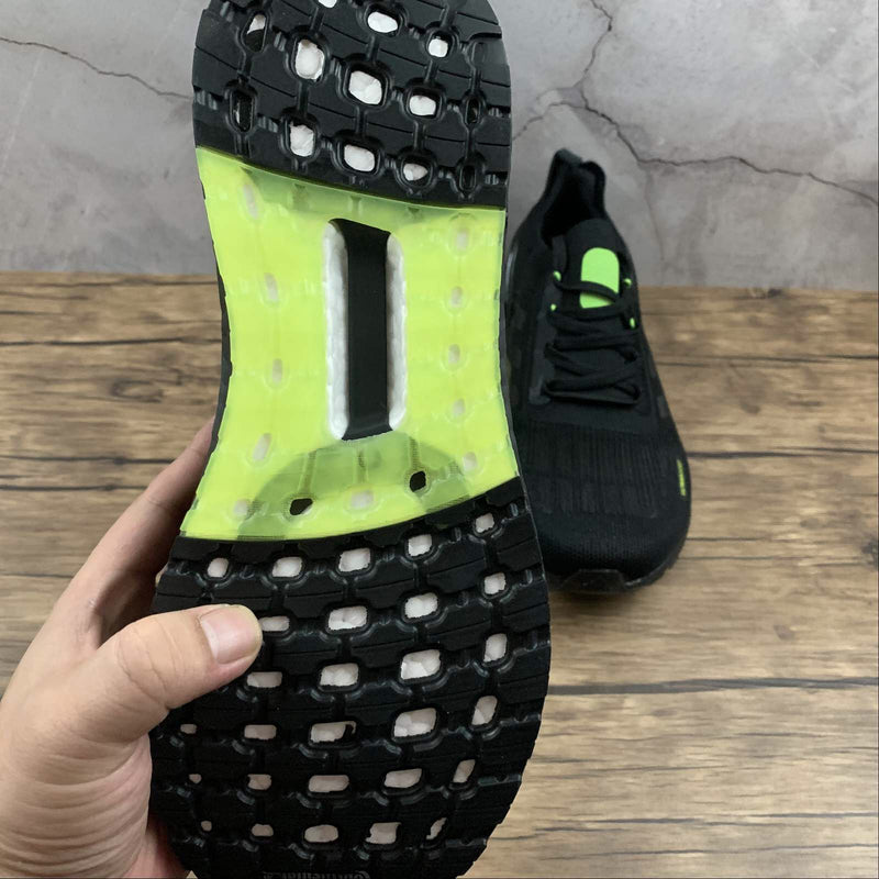 UltraBoost 21 - Black/Green