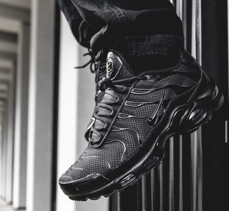 Air Max Plus - Triple Black