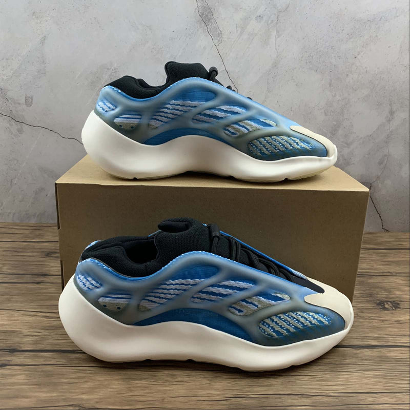 Yeezy Boost 700 - Arzareth