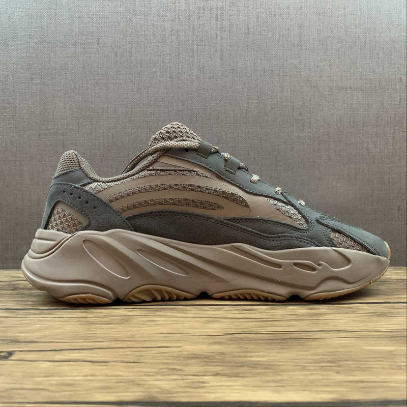 Yeezy Boost 700 - Mauve