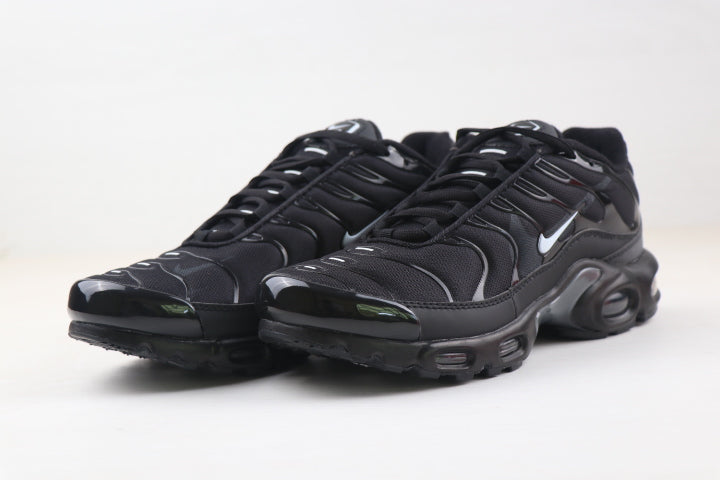 Air Max Plus - Mini Swoosh Black