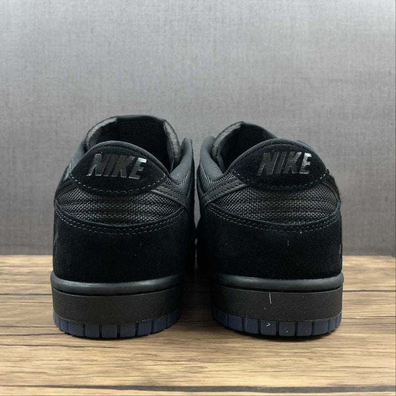 Dunk Low - SP Undefeated 5 On It Black