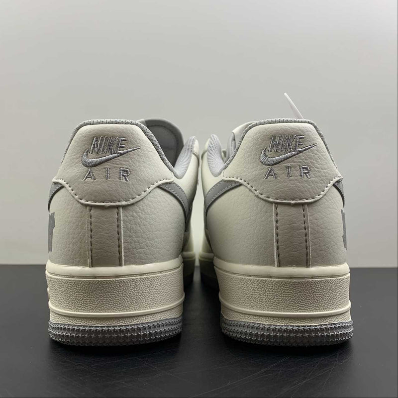 Air Force 1 - Beige/Bright Silver